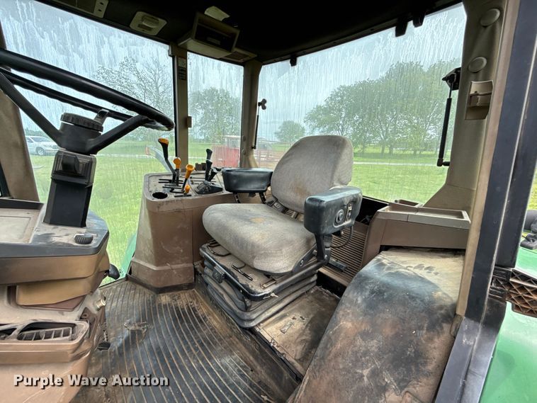 image for item ET6110 2003 John Deere 7810 4WD tractor