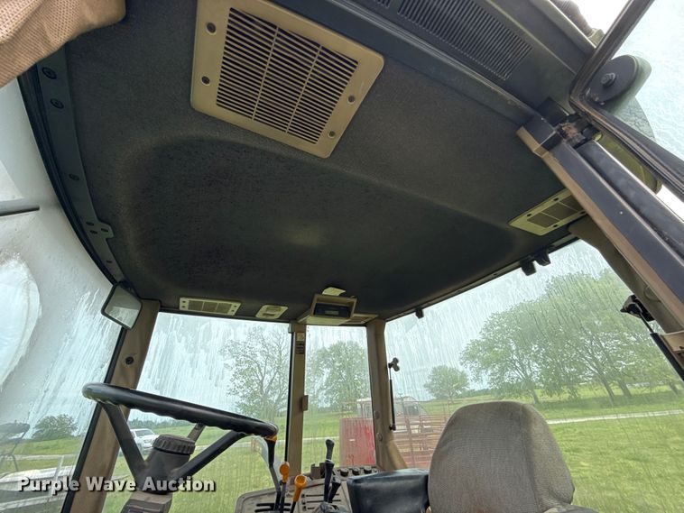 image for item ET6110 2003 John Deere 7810 4WD tractor