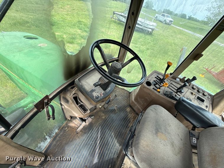 image for item ET6110 2003 John Deere 7810 4WD tractor