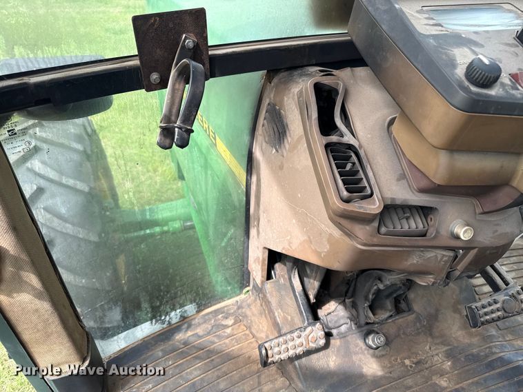 image for item ET6110 2003 John Deere 7810 4WD tractor