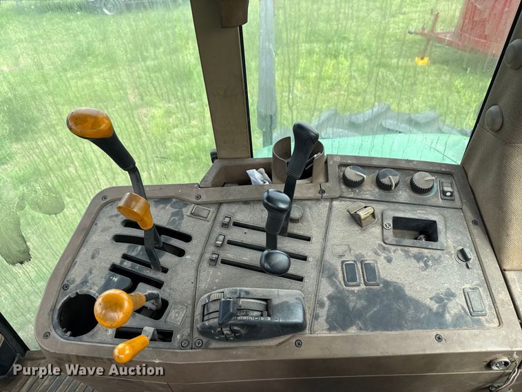image for item ET6110 2003 John Deere 7810 4WD tractor