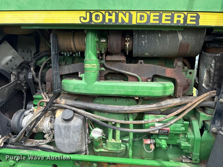 image for item ET6110 2003 John Deere 7810 4WD tractor