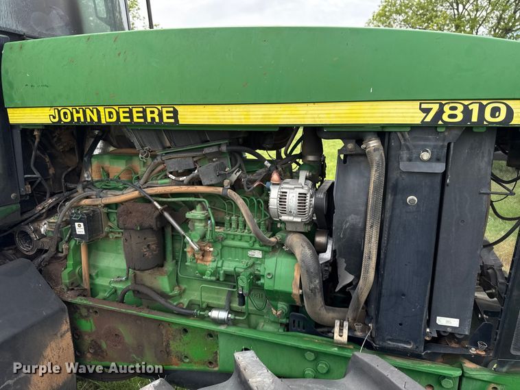 image for item ET6110 2003 John Deere 7810 4WD tractor