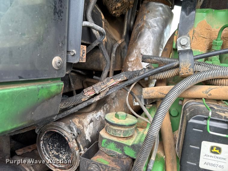 image for item ET6110 2003 John Deere 7810 4WD tractor