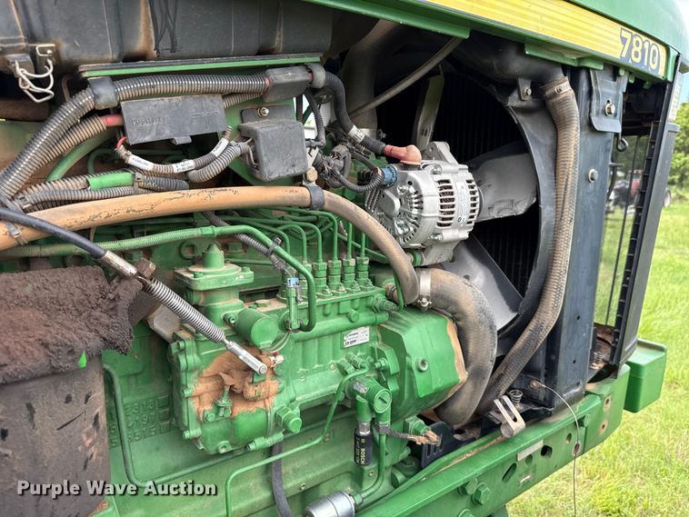 image for item ET6110 2003 John Deere 7810 4WD tractor
