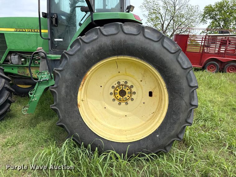 image for item ET6110 2003 John Deere 7810 4WD tractor