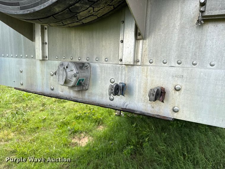image for item ET6112 2015 Wilson Trailer Co. PSDCL-402 livestock trailer