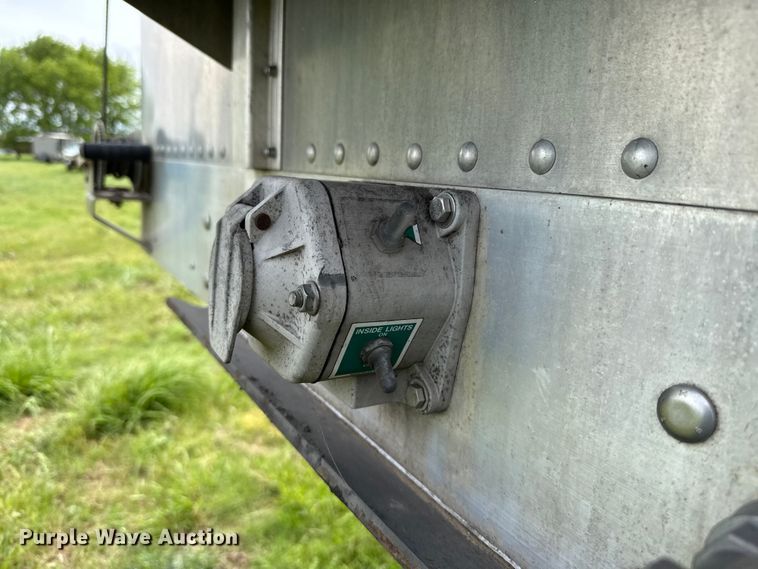 image for item ET6112 2015 Wilson Trailer Co. PSDCL-402 livestock trailer