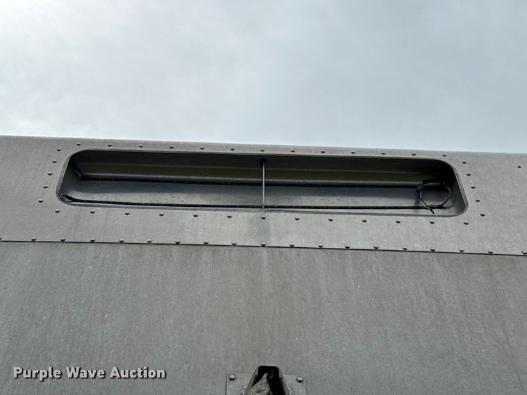 image for item ET6112 2015 Wilson Trailer Co. PSDCL-402 livestock trailer