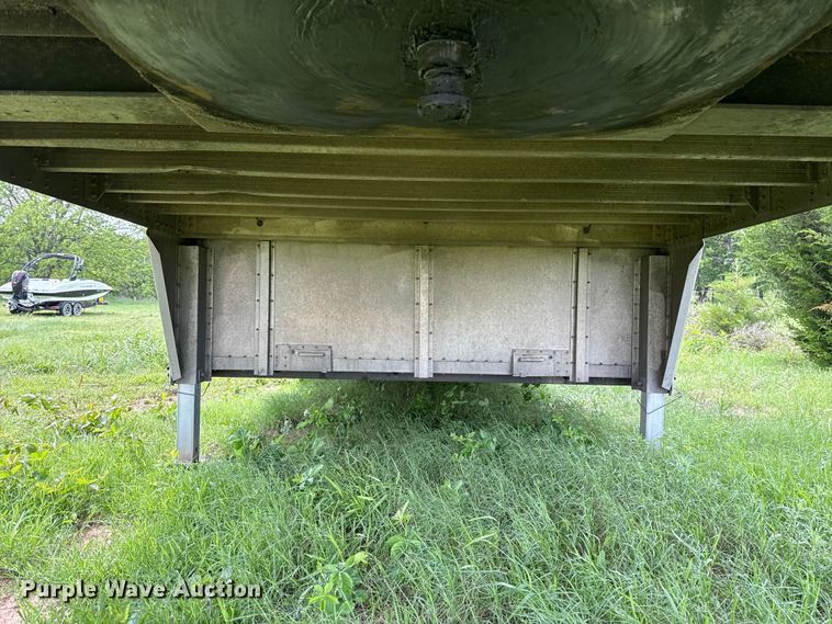 image for item ET6112 2015 Wilson Trailer Co. PSDCL-402 livestock trailer