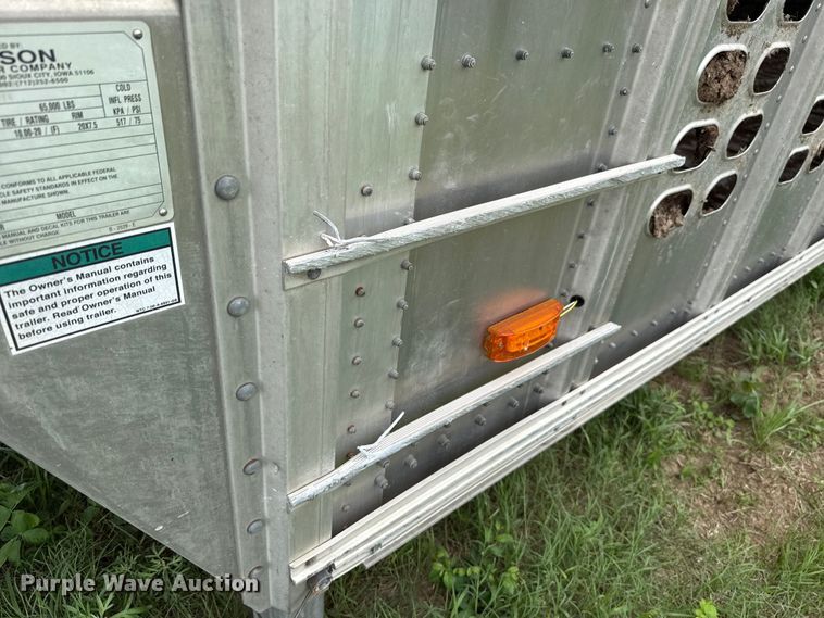 image for item ET6112 2015 Wilson Trailer Co. PSDCL-402 livestock trailer