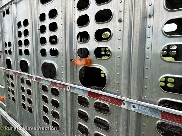 image for item ET6112 2015 Wilson Trailer Co. PSDCL-402 livestock trailer