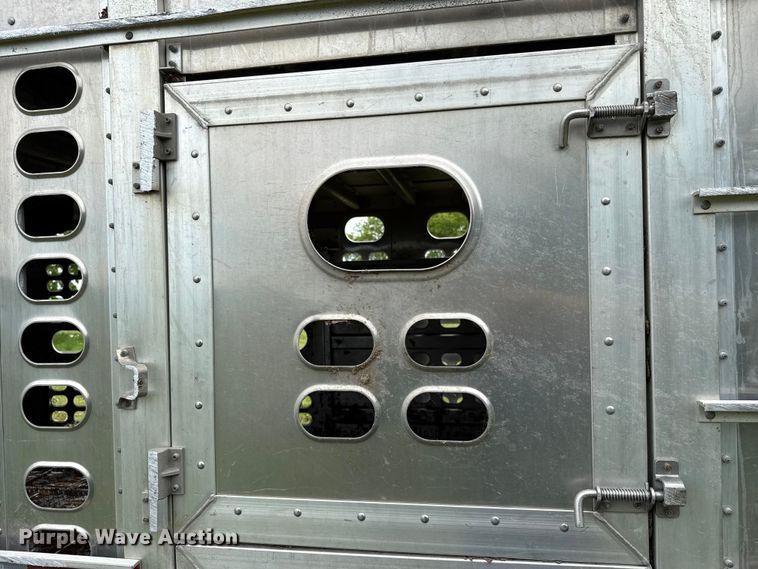 image for item ET6112 2015 Wilson Trailer Co. PSDCL-402 livestock trailer