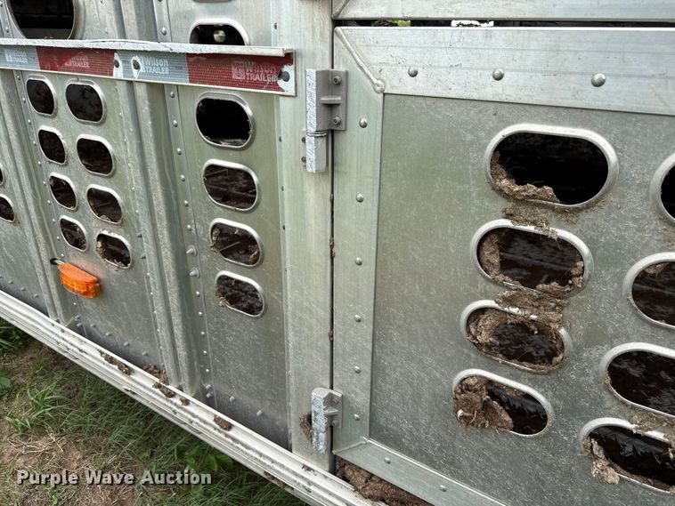 image for item ET6112 2015 Wilson Trailer Co. PSDCL-402 livestock trailer