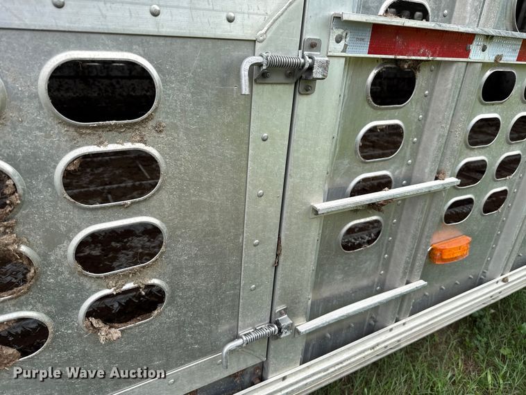 image for item ET6112 2015 Wilson Trailer Co. PSDCL-402 livestock trailer