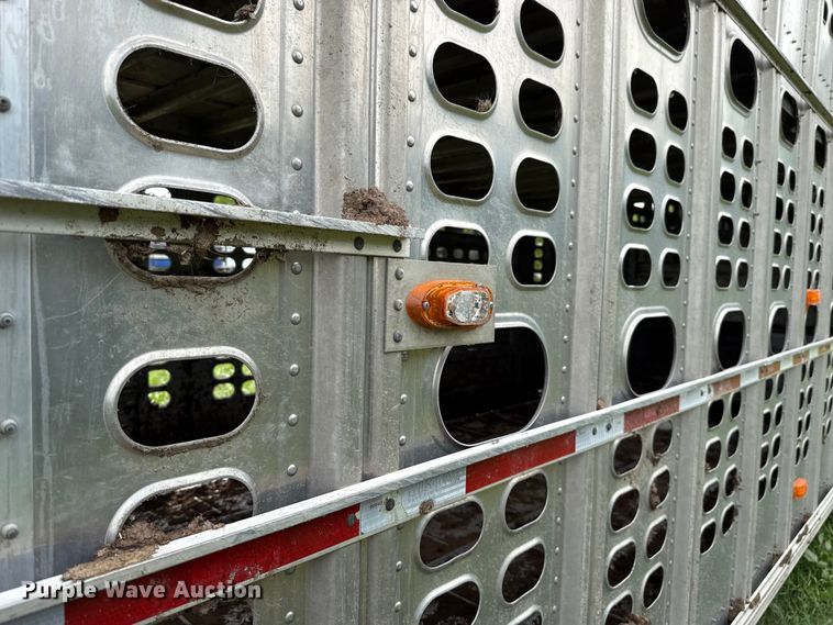 image for item ET6112 2015 Wilson Trailer Co. PSDCL-402 livestock trailer