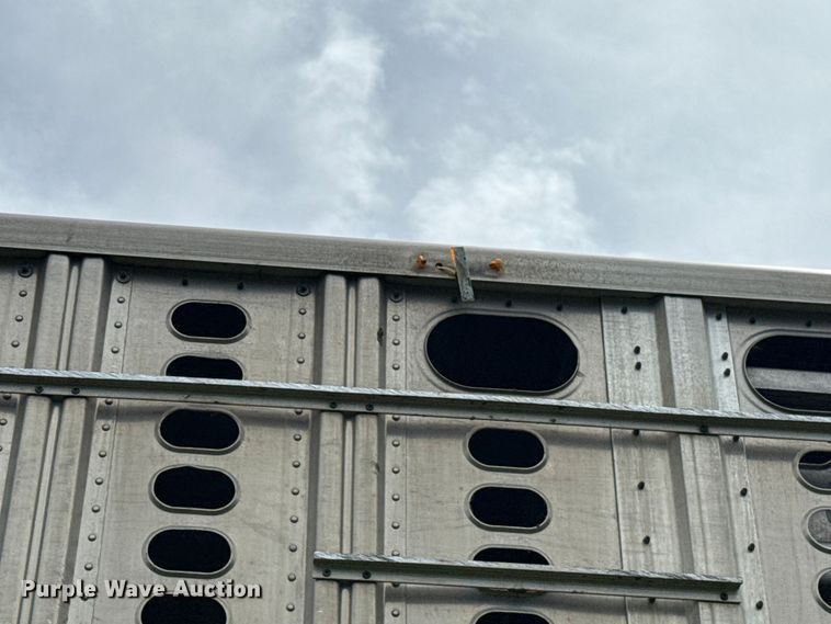 image for item ET6112 2015 Wilson Trailer Co. PSDCL-402 livestock trailer