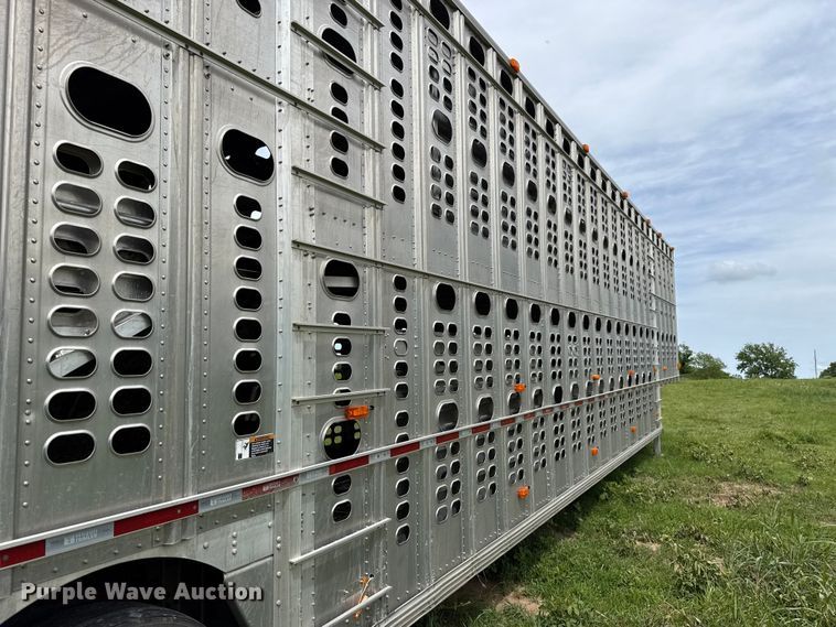 image for item ET6112 2015 Wilson Trailer Co. PSDCL-402 livestock trailer
