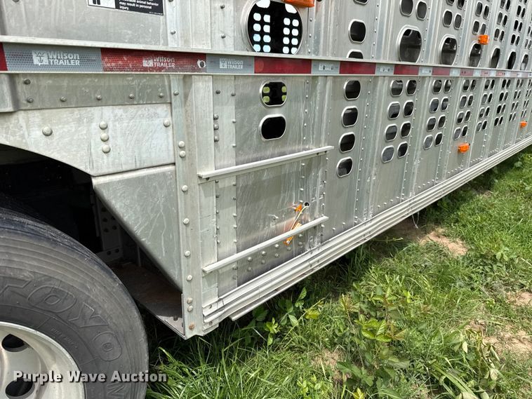image for item ET6112 2015 Wilson Trailer Co. PSDCL-402 livestock trailer