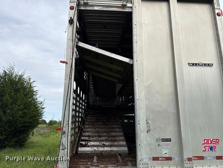 image for item ET6112 2015 Wilson Trailer Co. PSDCL-402 livestock trailer