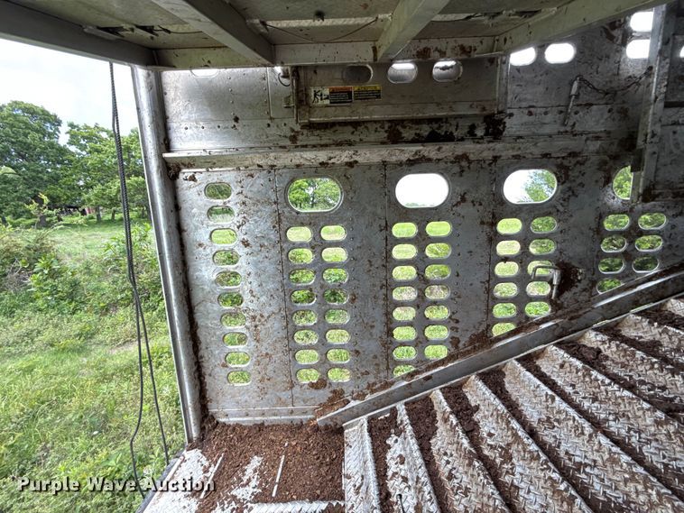 image for item ET6112 2015 Wilson Trailer Co. PSDCL-402 livestock trailer