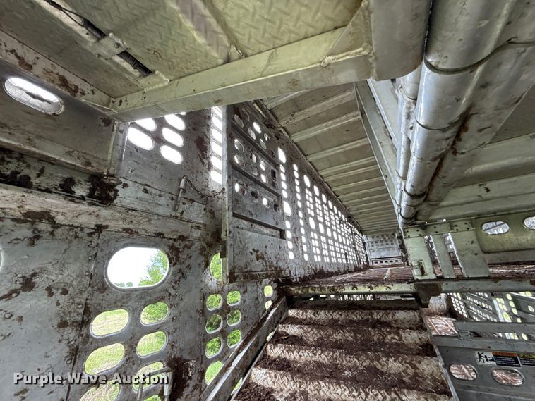 image for item ET6112 2015 Wilson Trailer Co. PSDCL-402 livestock trailer