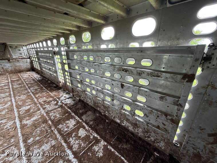 image for item ET6112 2015 Wilson Trailer Co. PSDCL-402 livestock trailer
