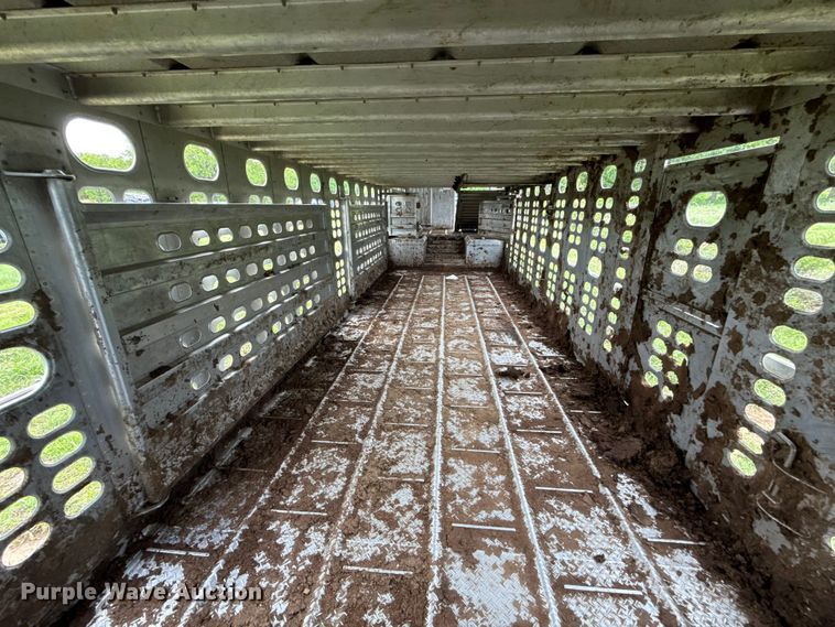 image for item ET6112 2015 Wilson Trailer Co. PSDCL-402 livestock trailer