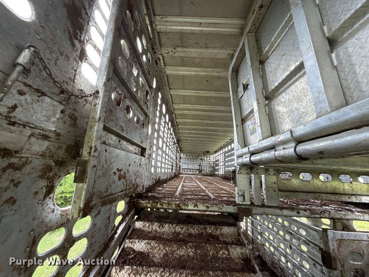image for item ET6112 2015 Wilson Trailer Co. PSDCL-402 livestock trailer