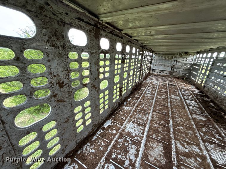 image for item ET6112 2015 Wilson Trailer Co. PSDCL-402 livestock trailer