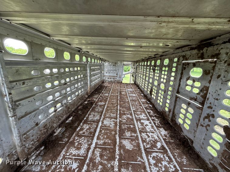 image for item ET6112 2015 Wilson Trailer Co. PSDCL-402 livestock trailer