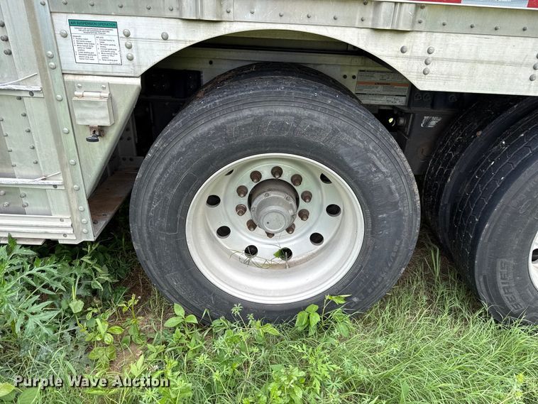 image for item ET6112 2015 Wilson Trailer Co. PSDCL-402 livestock trailer