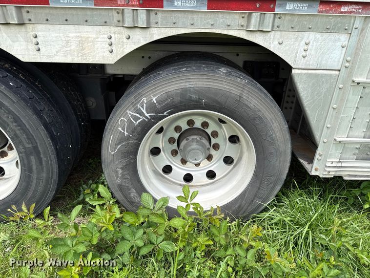 image for item ET6112 2015 Wilson Trailer Co. PSDCL-402 livestock trailer