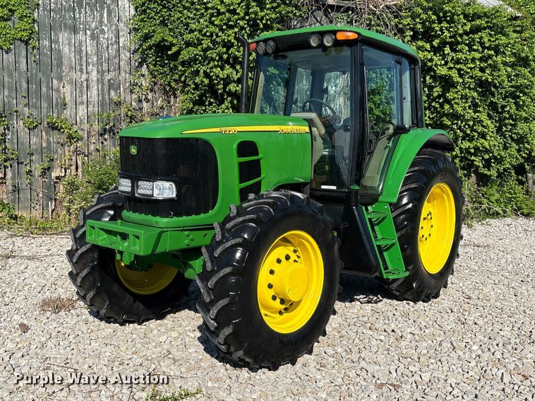 image for item EU0556 2006 John Deere 7320 MFWD tractor