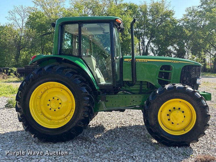 image for item EU0556 2006 John Deere 7320 MFWD tractor