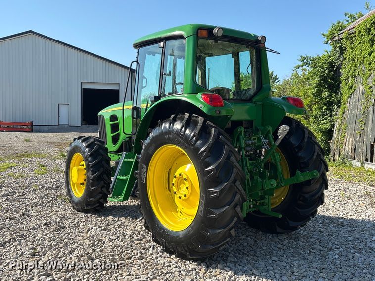 image for item EU0556 2006 John Deere 7320 MFWD tractor