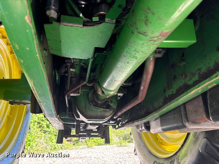 image for item EU0556 2006 John Deere 7320 MFWD tractor