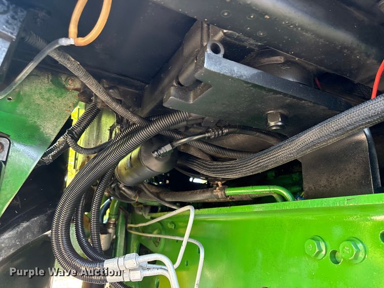 image for item EU0556 2006 John Deere 7320 MFWD tractor