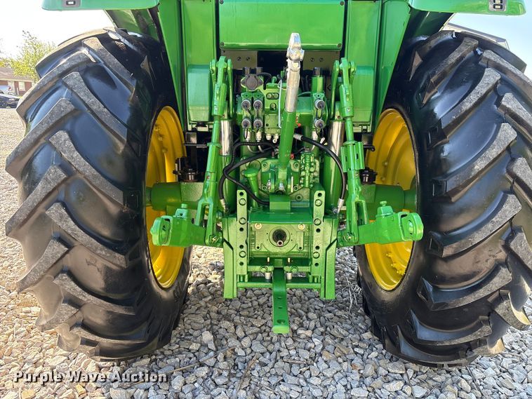 image for item EU0556 2006 John Deere 7320 MFWD tractor
