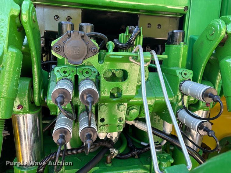 image for item EU0556 2006 John Deere 7320 MFWD tractor