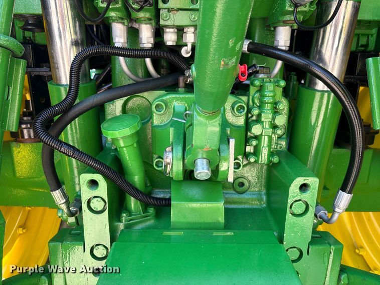 image for item EU0556 2006 John Deere 7320 MFWD tractor