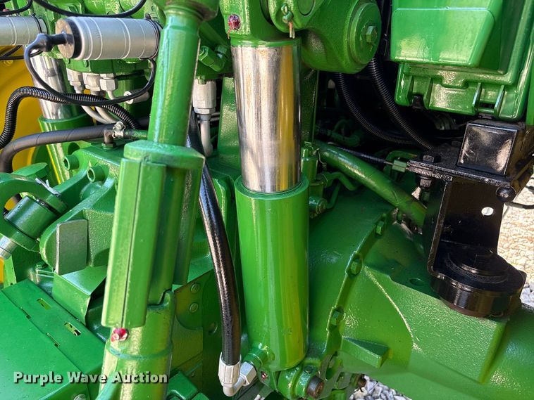 image for item EU0556 2006 John Deere 7320 MFWD tractor