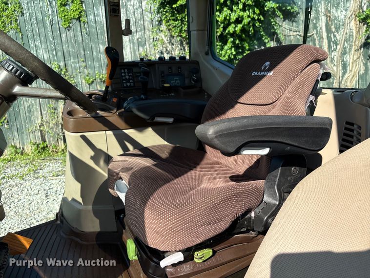 image for item EU0556 2006 John Deere 7320 MFWD tractor