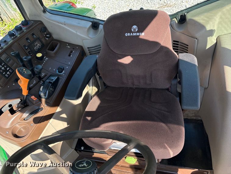 image for item EU0556 2006 John Deere 7320 MFWD tractor