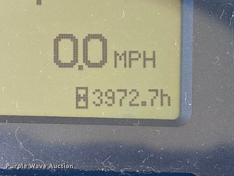 image for item EU0556 2006 John Deere 7320 MFWD tractor