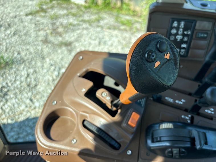 image for item EU0556 2006 John Deere 7320 MFWD tractor