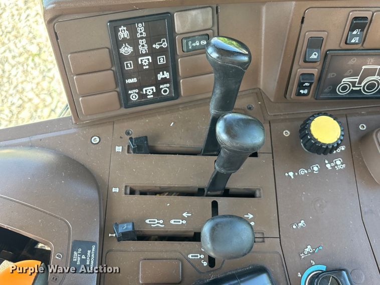 image for item EU0556 2006 John Deere 7320 MFWD tractor