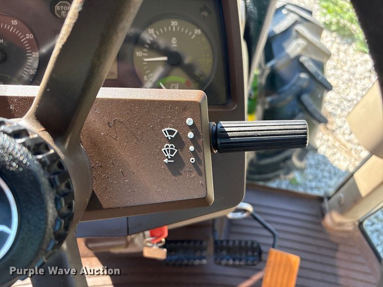 image for item EU0556 2006 John Deere 7320 MFWD tractor