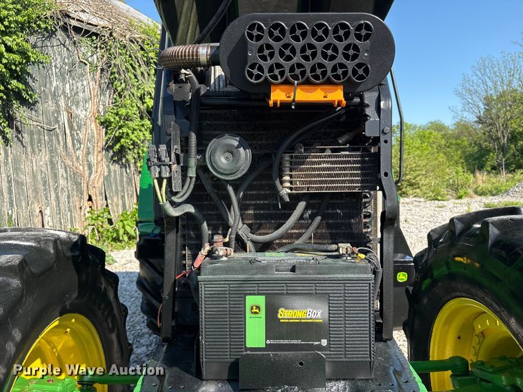 image for item EU0556 2006 John Deere 7320 MFWD tractor