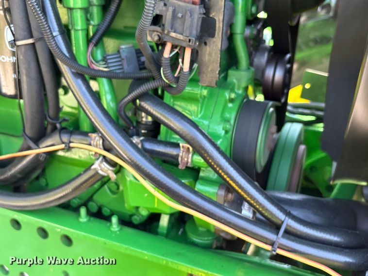 image for item EU0556 2006 John Deere 7320 MFWD tractor